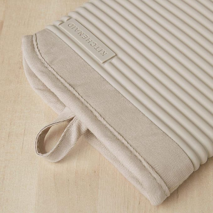 KitchenAid Ribbed Soft Silicone Oven Mitt Set - Image 3